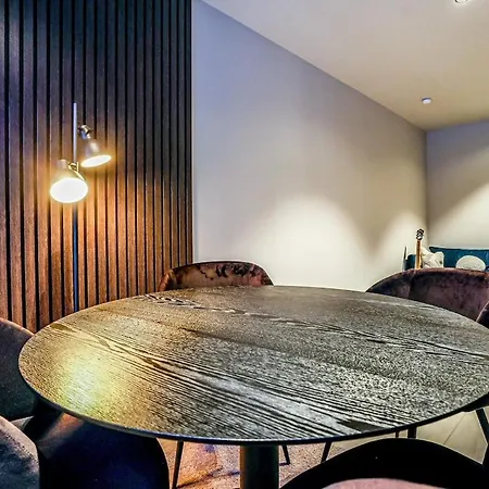 Amazing Total Renovated Near Centrum Apartment